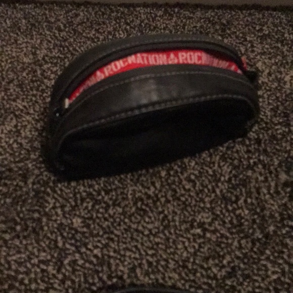 Headphones - Picture 5 of 6